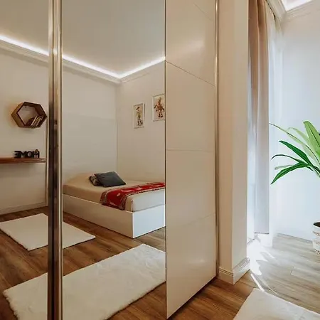 ゲストハウス Discover Your Private Seaside Escape ! Plazhi San Pietro